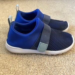 Boys Cat & Jack sneakers, size 8